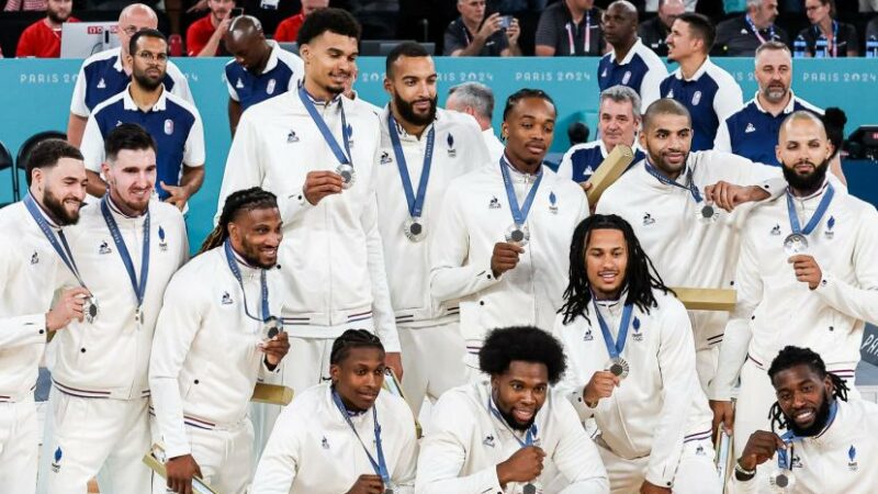 Grâce à leur médaille d’argent obtenue aux Jeux de Paris, les Bleus remontent à la 4e du classement FIBA