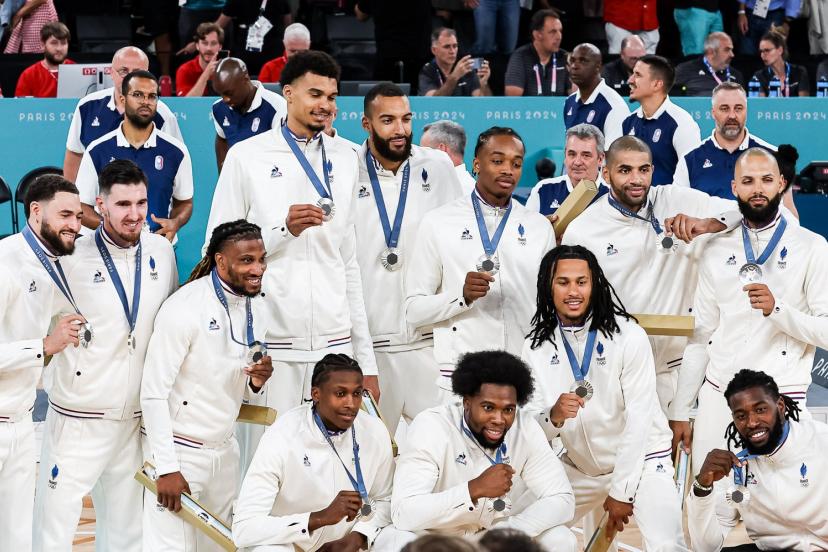 Grâce à leur médaille d’argent obtenue aux Jeux de Paris, les Bleus remontent à la 4e du classement FIBA